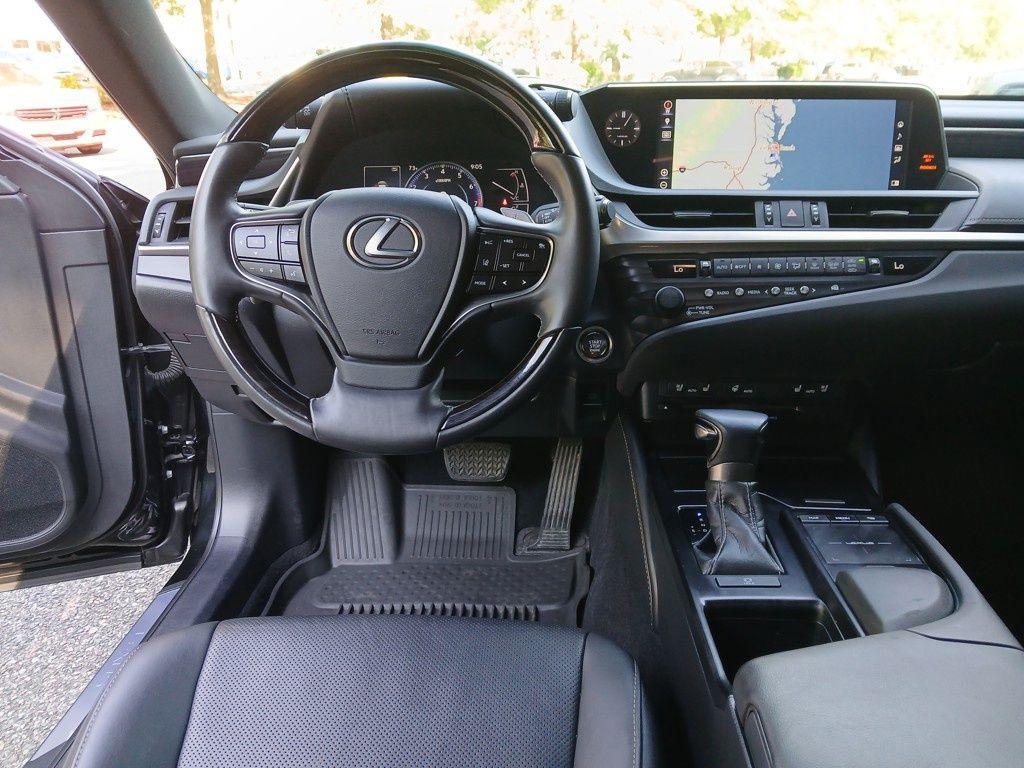 used 2019 Lexus ES 350 car, priced at $31,150