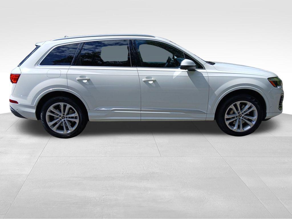 used 2025 Audi Q7 car, priced at $51,505