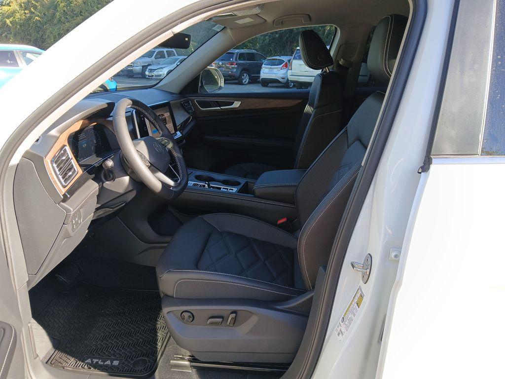 new 2026 Volkswagen Atlas car, priced at $39,526