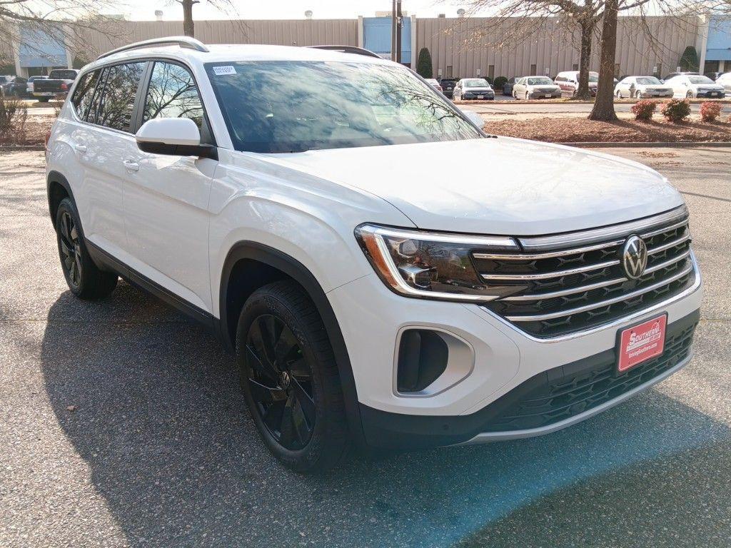 new 2025 Volkswagen Atlas car, priced at $43,423