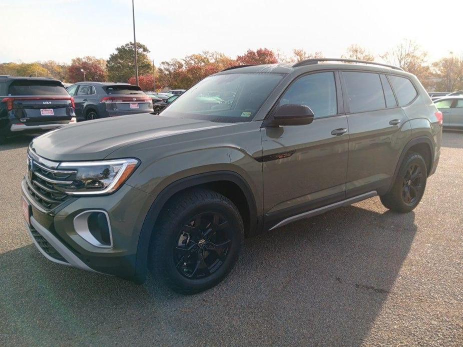 new 2025 Volkswagen Atlas car, priced at $47,100