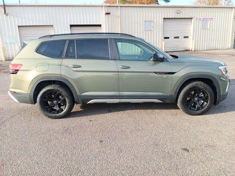 new 2025 Volkswagen Atlas car, priced at $47,100