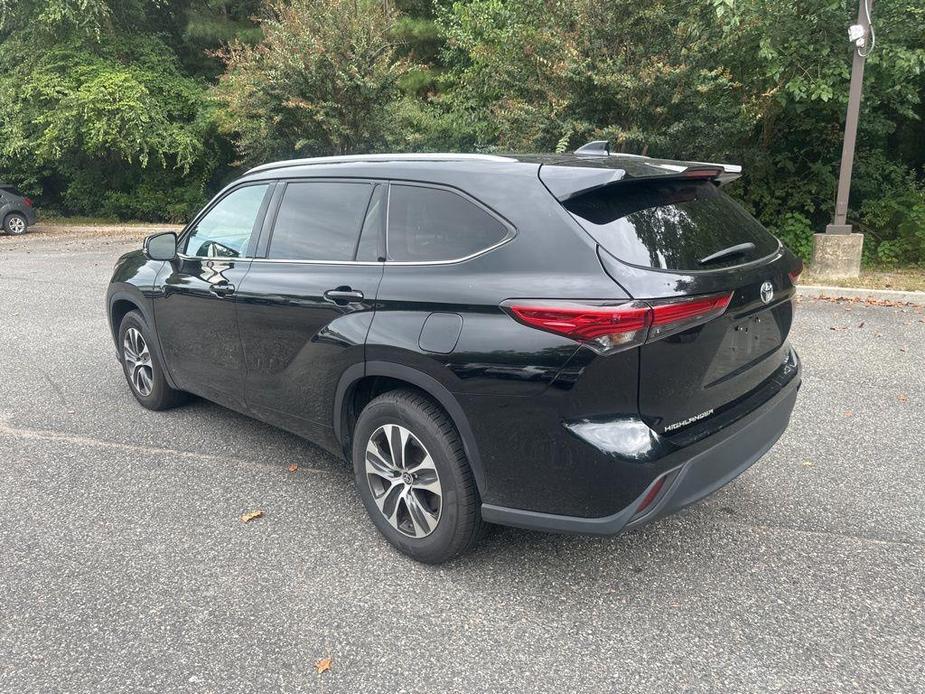 used 2022 Toyota Highlander car, priced at $32,995