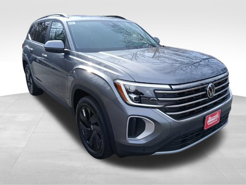 new 2025 Volkswagen Atlas car, priced at $44,680