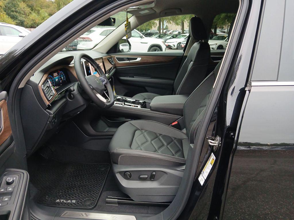 new 2026 Volkswagen Atlas car, priced at $45,298