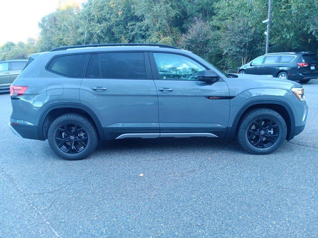 new 2025 Volkswagen Atlas car, priced at $48,739