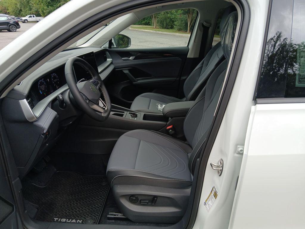new 2025 Volkswagen Tiguan car, priced at $31,766