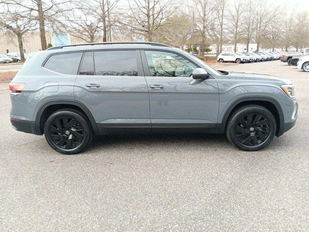 new 2025 Volkswagen Atlas car, priced at $44,212