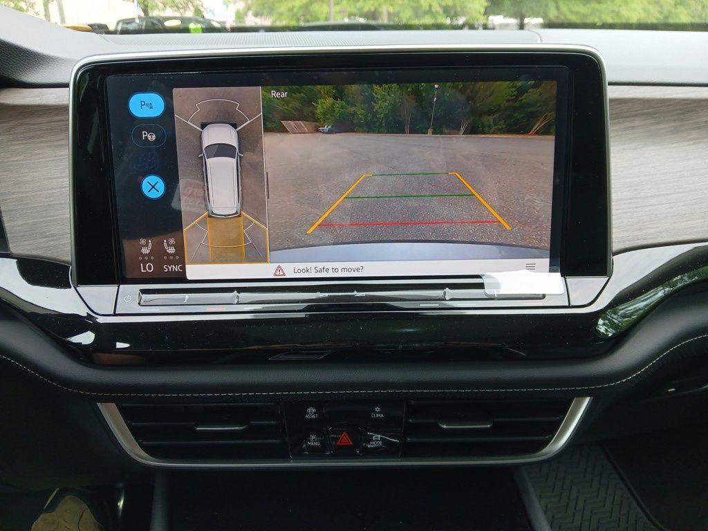 new 2025 Volkswagen Atlas car, priced at $56,123