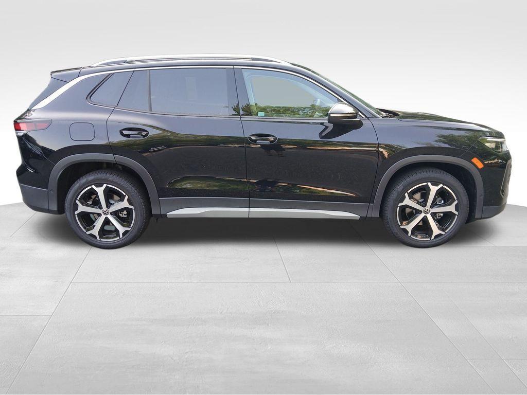 new 2025 Volkswagen Tiguan car, priced at $32,884