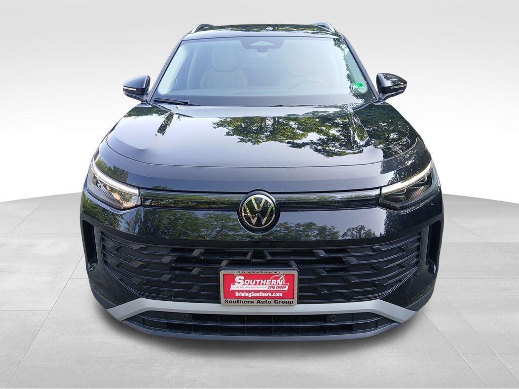 new 2025 Volkswagen Tiguan car, priced at $32,884