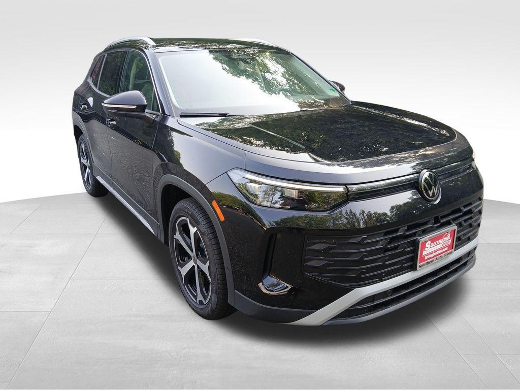 new 2025 Volkswagen Tiguan car, priced at $32,884