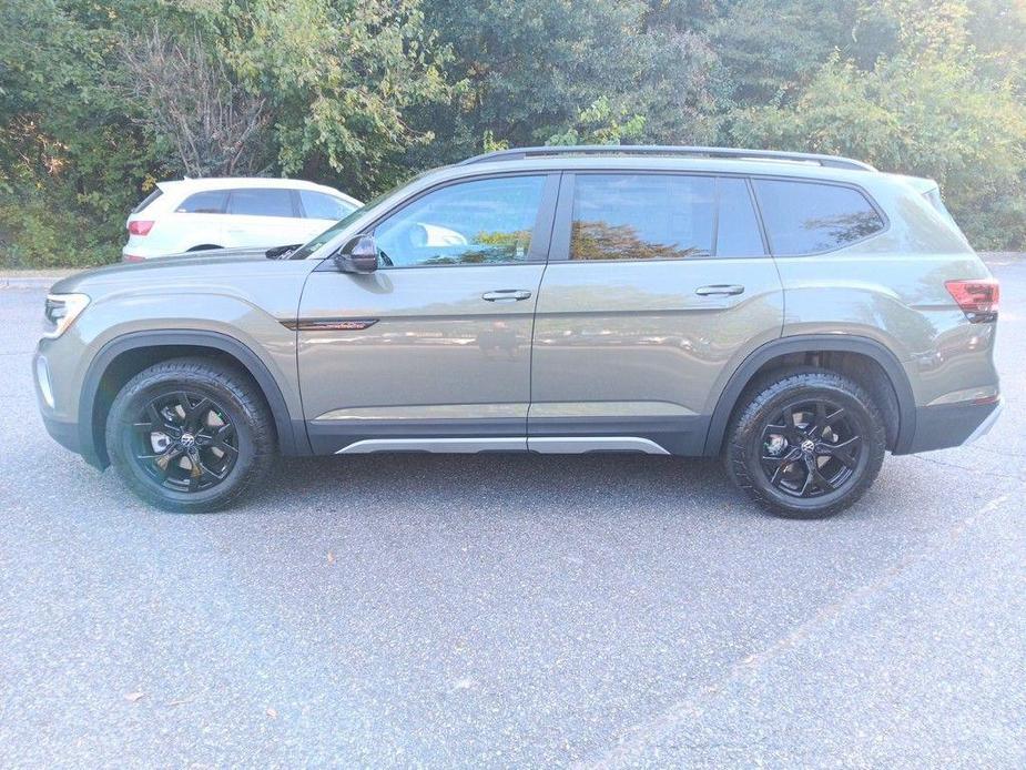 new 2025 Volkswagen Atlas car, priced at $47,816