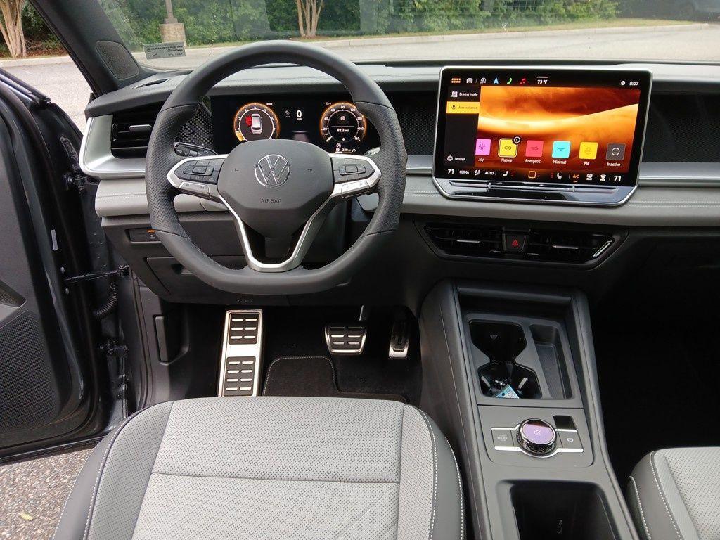 new 2025 Volkswagen Tiguan car, priced at $38,100