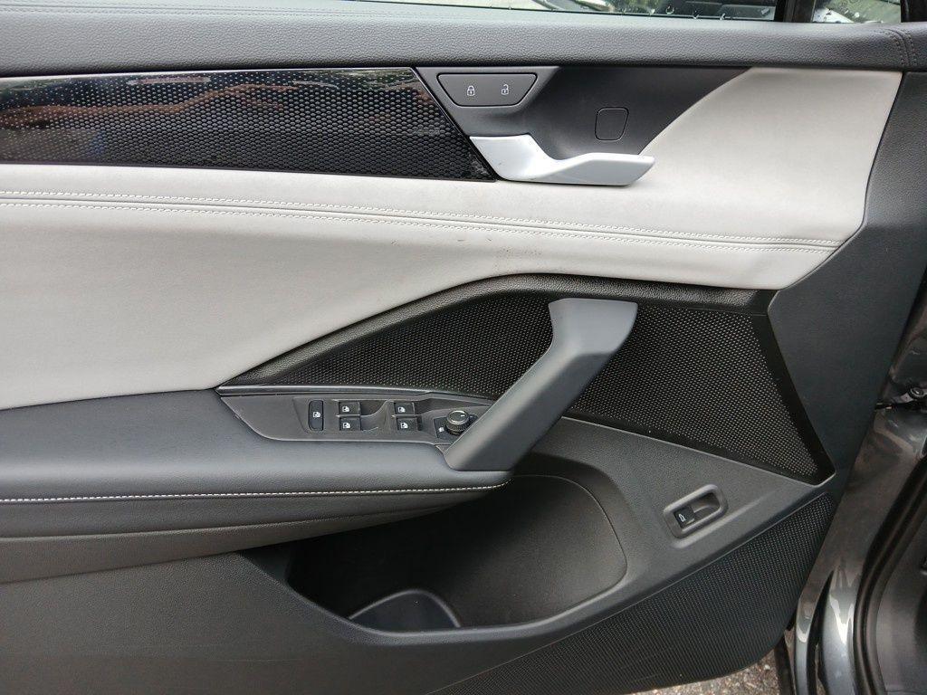 new 2025 Volkswagen Tiguan car, priced at $38,100