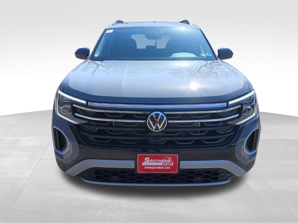 new 2025 Volkswagen Atlas car, priced at $45,771
