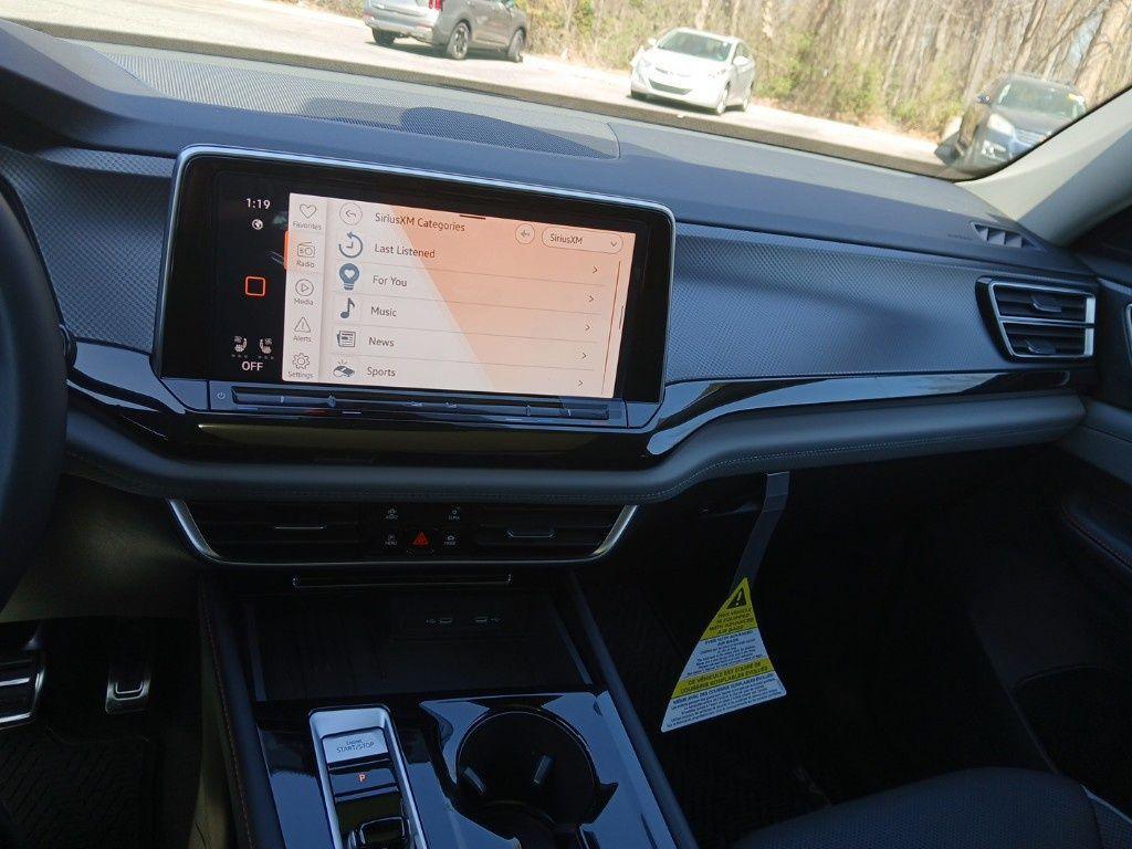 new 2025 Volkswagen Atlas car, priced at $45,771