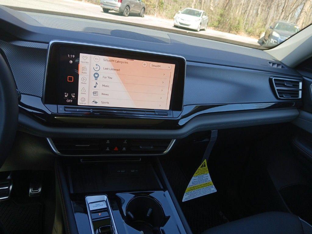 new 2025 Volkswagen Atlas car, priced at $45,771