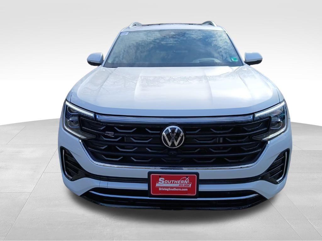 new 2025 Volkswagen Atlas car, priced at $54,651