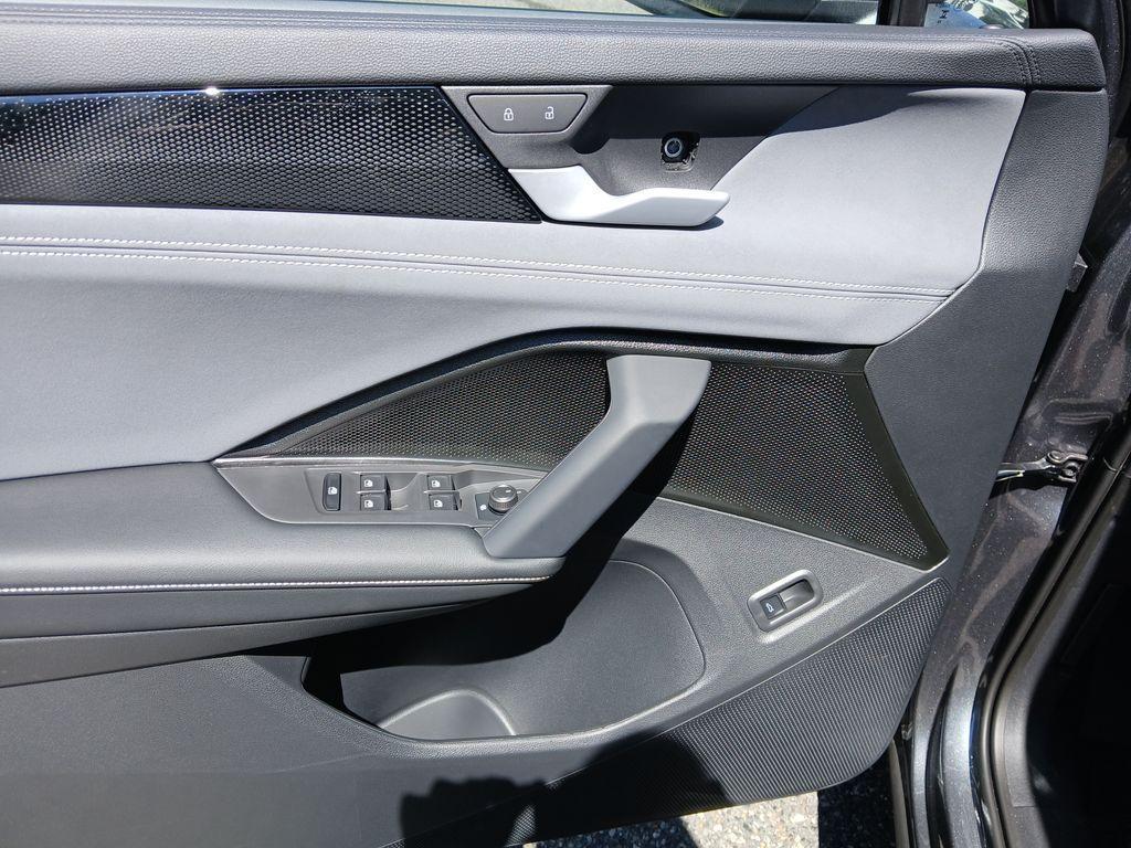 new 2025 Volkswagen Tiguan car, priced at $31,334