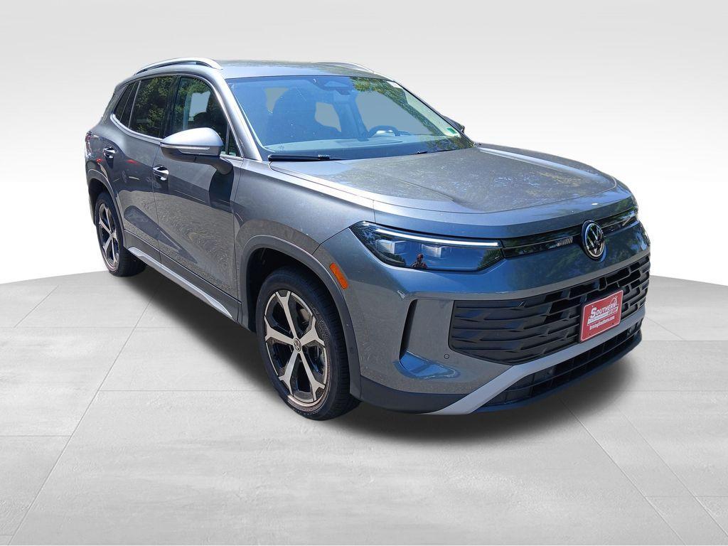 new 2025 Volkswagen Tiguan car, priced at $31,334