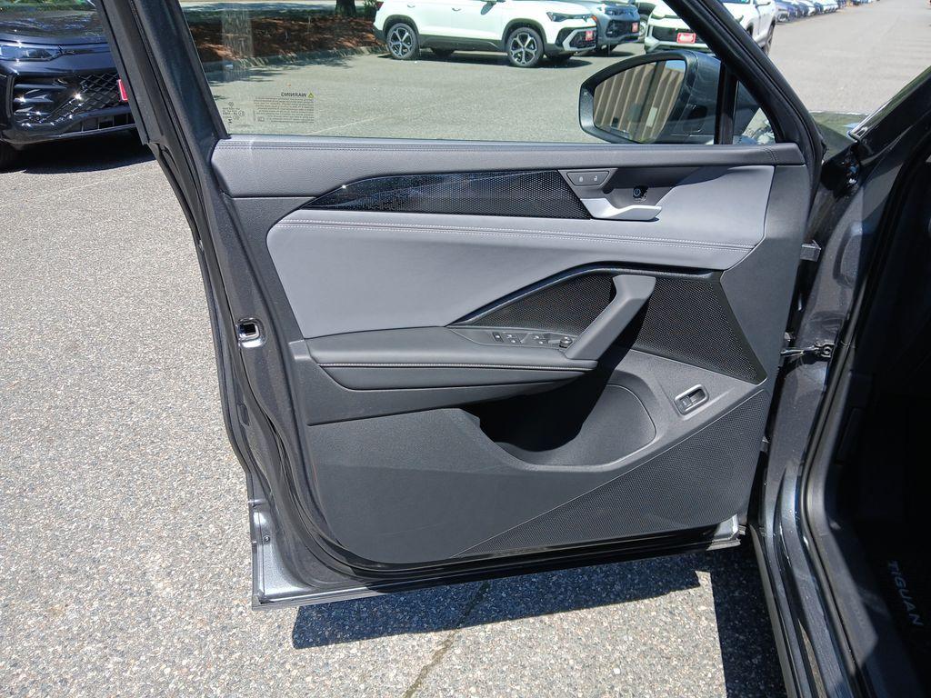 new 2025 Volkswagen Tiguan car, priced at $31,334