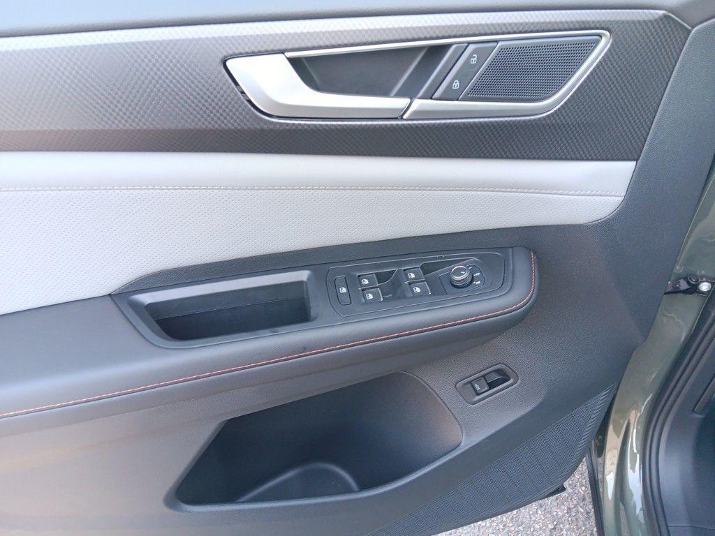 used 2025 Volkswagen Atlas car, priced at $44,550