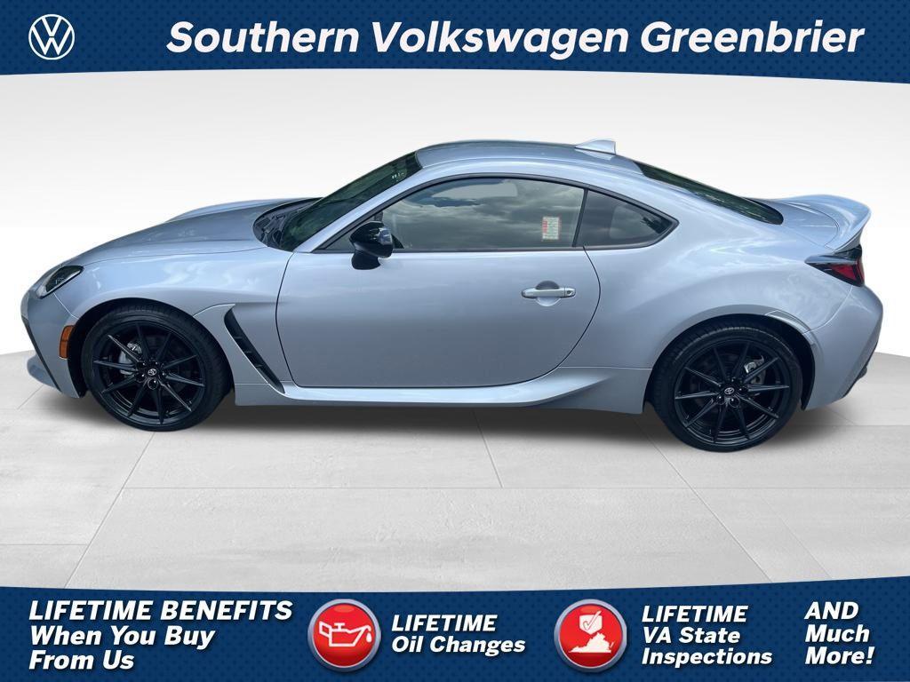 used 2023 Toyota GR86 car, priced at $30,737