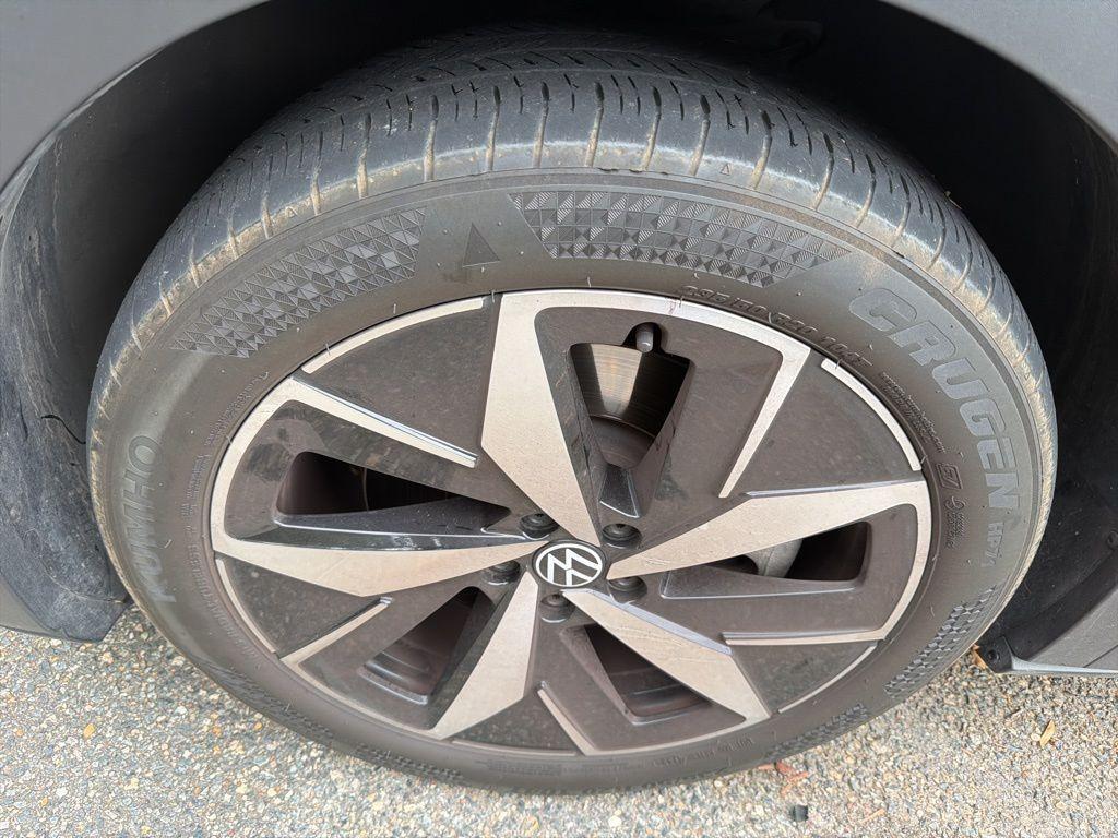 used 2023 Volkswagen ID.4 car, priced at $22,955