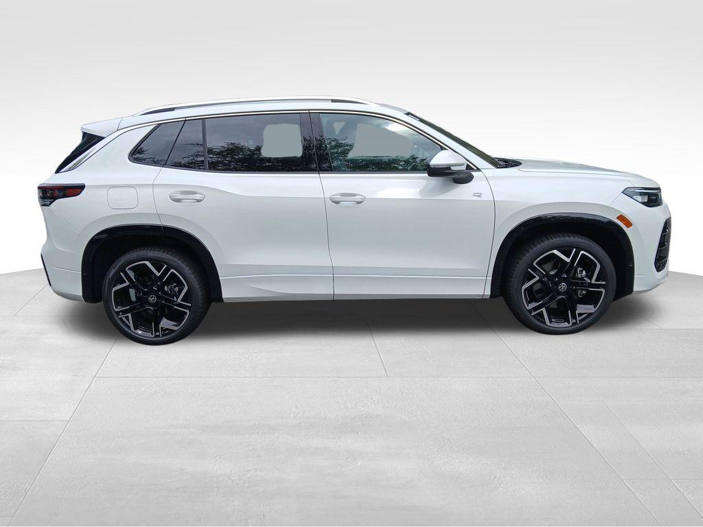 new 2025 Volkswagen Tiguan car, priced at $42,031