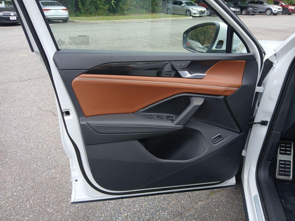 new 2025 Volkswagen Tiguan car, priced at $42,031