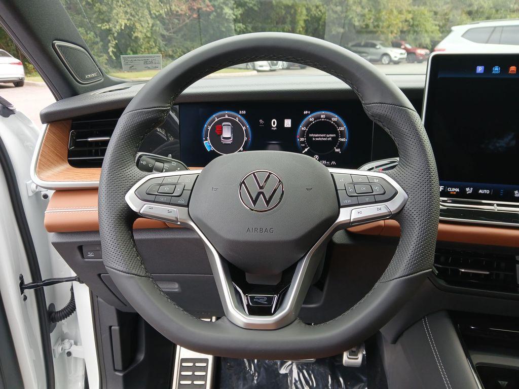 new 2025 Volkswagen Tiguan car, priced at $42,031