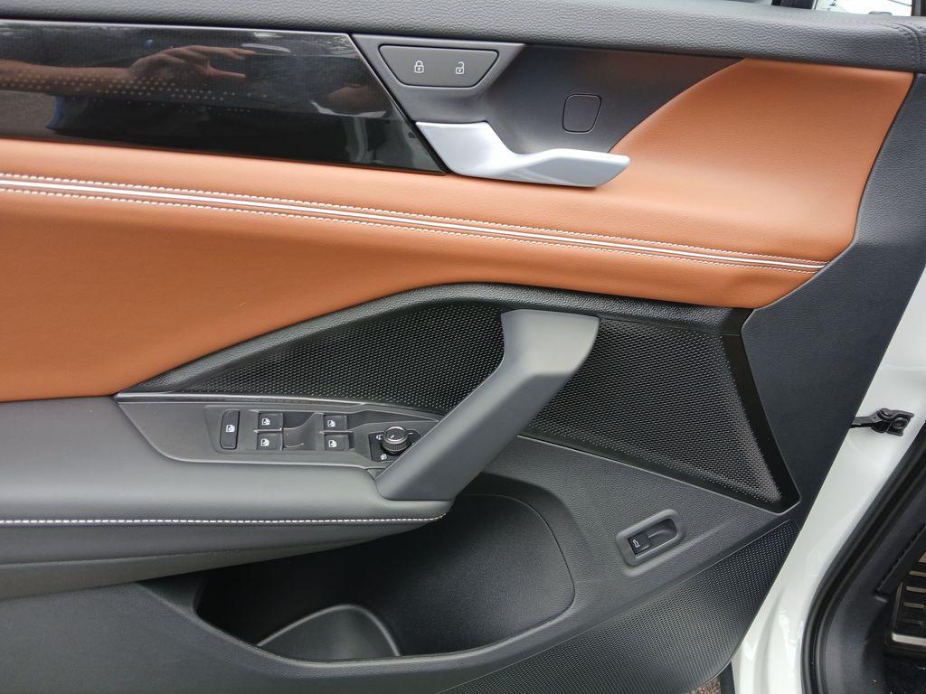 new 2025 Volkswagen Tiguan car, priced at $42,031