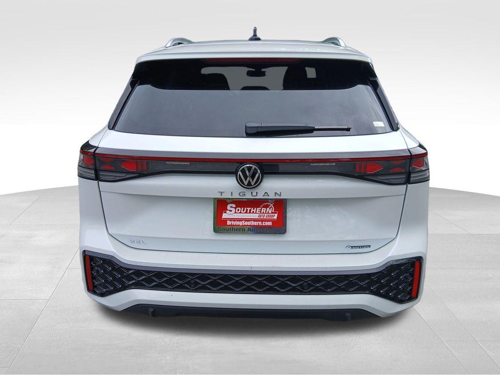 new 2025 Volkswagen Tiguan car, priced at $42,031
