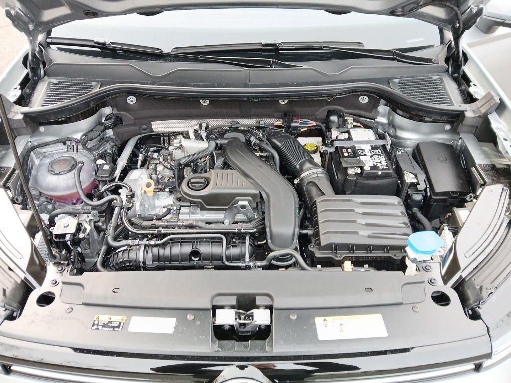 new 2025 Volkswagen Taos car, priced at $28,291