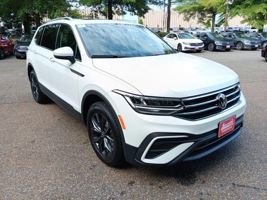 new 2024 Volkswagen Tiguan car, priced at $31,433