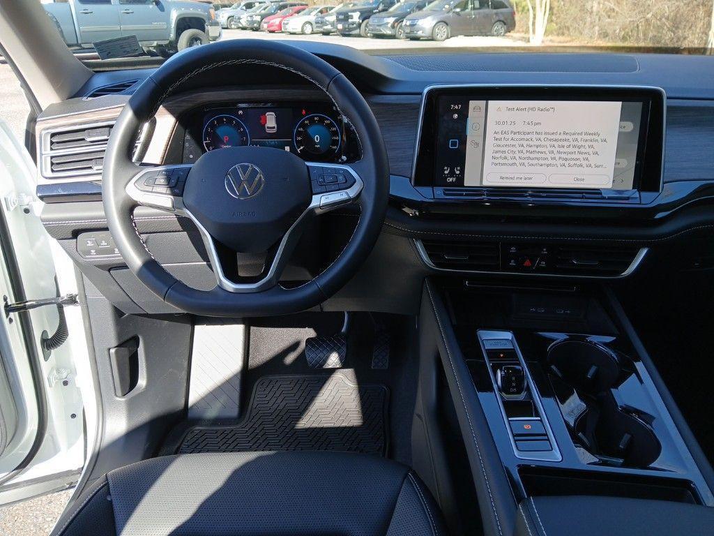 new 2025 Volkswagen Atlas car, priced at $47,298