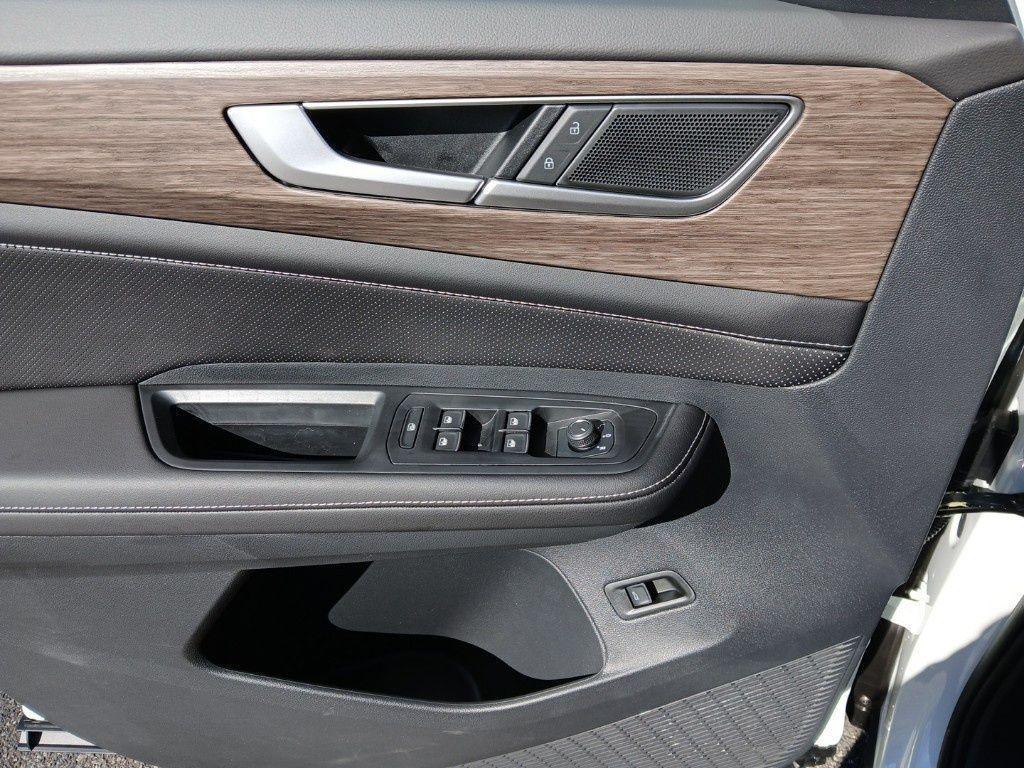 new 2025 Volkswagen Atlas car, priced at $47,298