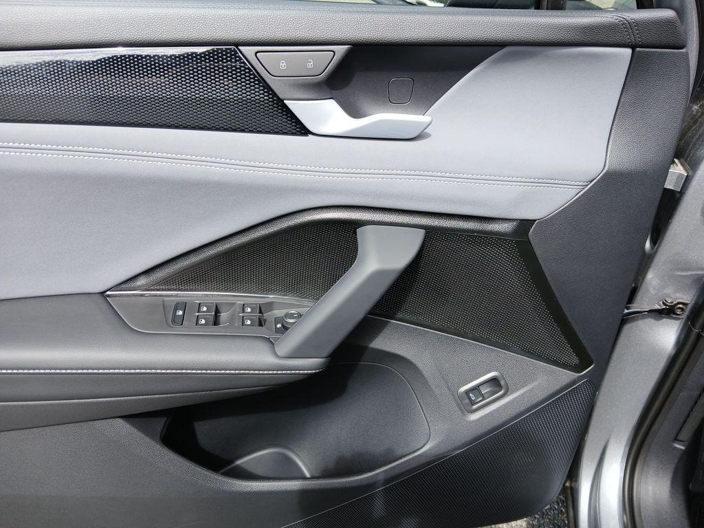 new 2025 Volkswagen Tiguan car, priced at $35,355