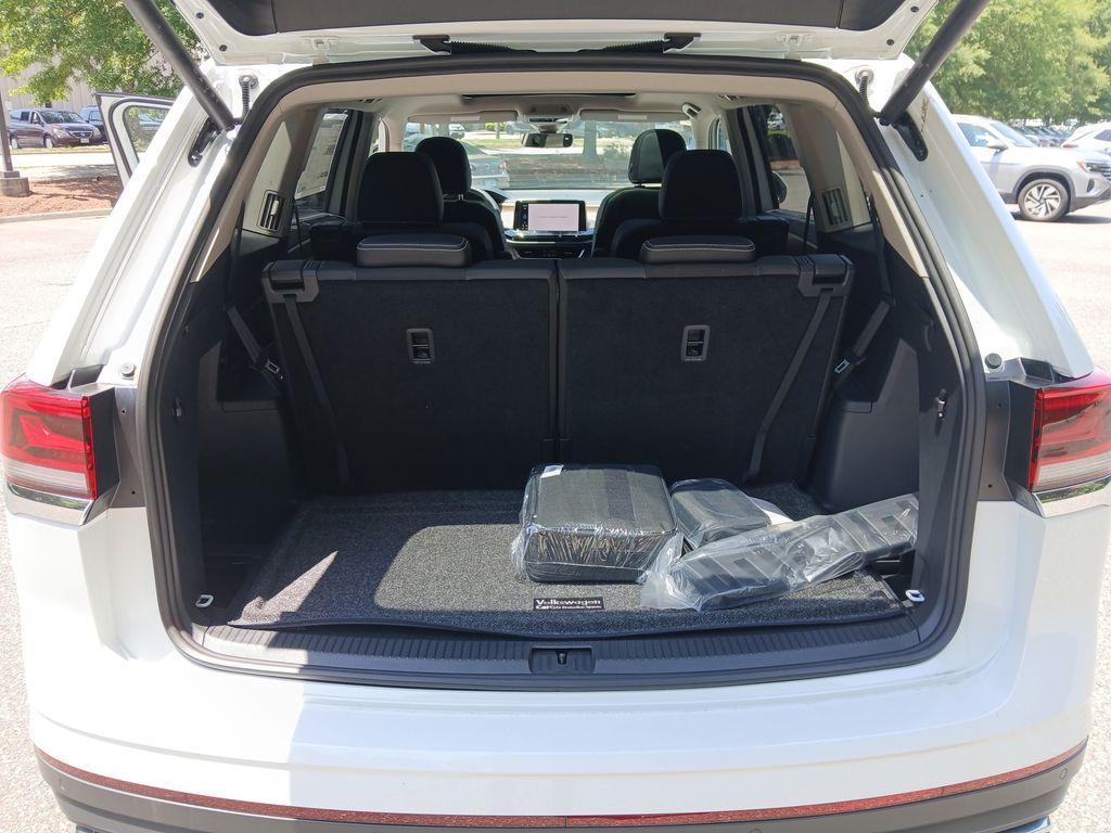 new 2025 Volkswagen Atlas car, priced at $43,269