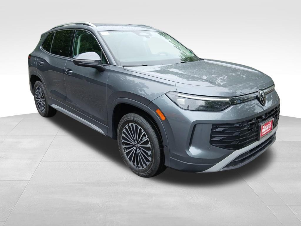 new 2025 Volkswagen Tiguan car, priced at $29,925