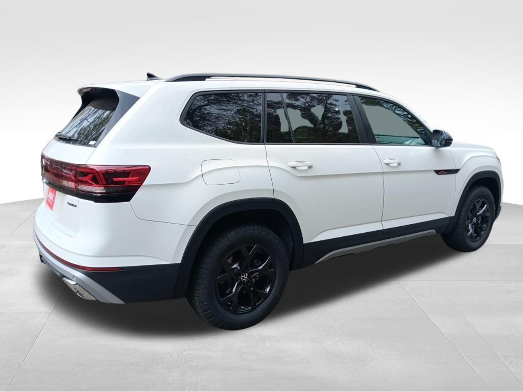 new 2025 Volkswagen Atlas car, priced at $45,375