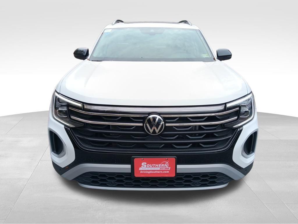 new 2025 Volkswagen Atlas car, priced at $45,375