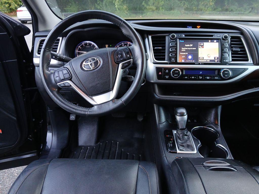 used 2015 Toyota Highlander car, priced at $20,221