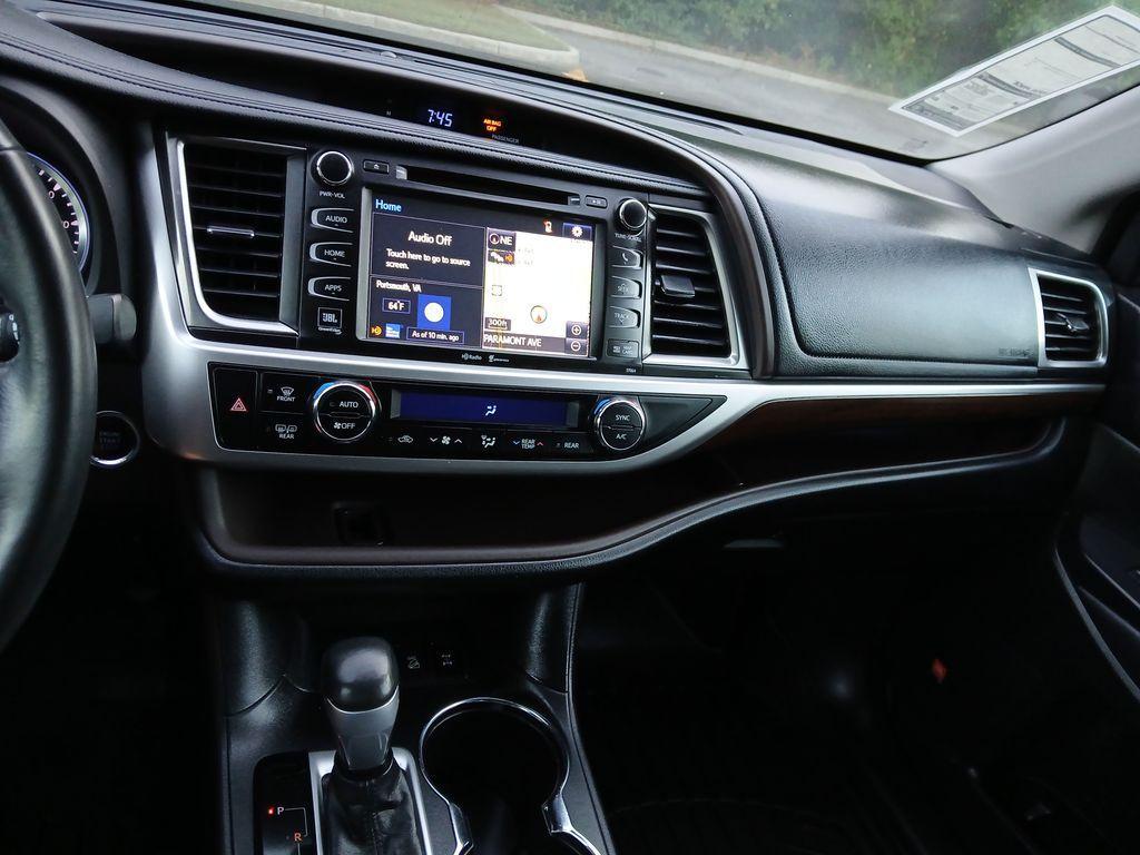 used 2015 Toyota Highlander car, priced at $20,221