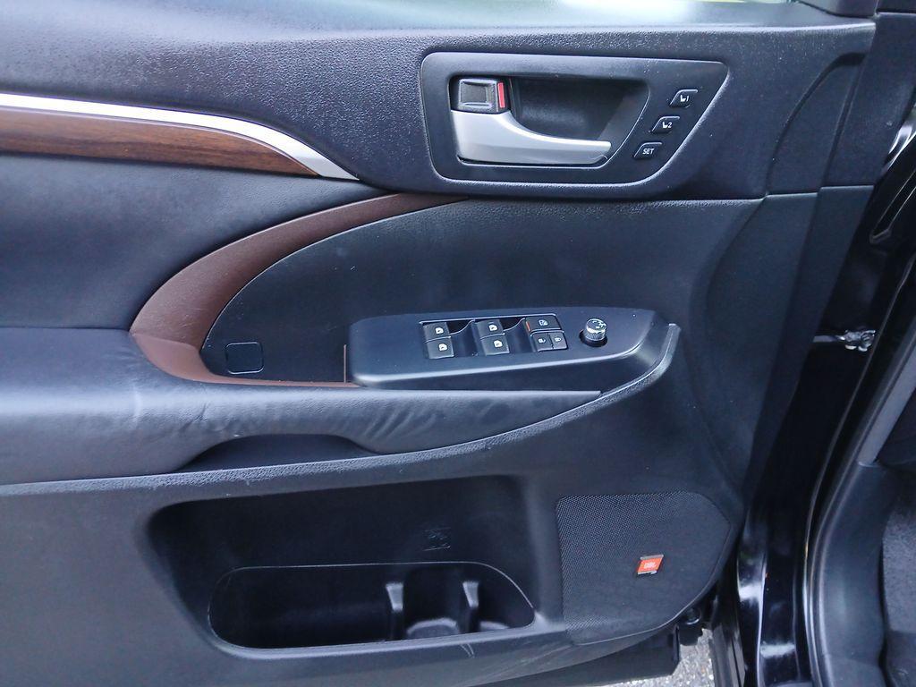 used 2015 Toyota Highlander car, priced at $20,221