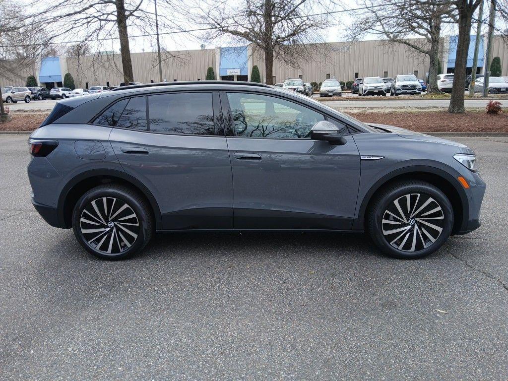 new 2025 Volkswagen ID.4 car, priced at $46,076