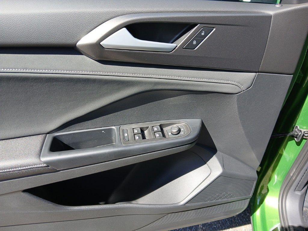 new 2025 Volkswagen Taos car, priced at $32,553