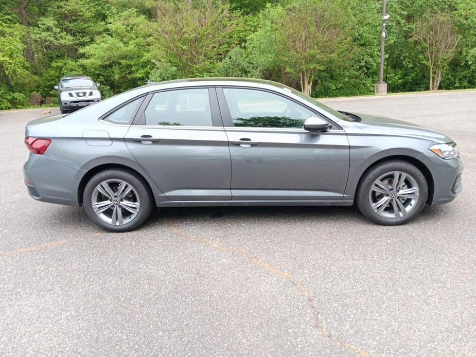 new 2024 Volkswagen Jetta car, priced at $25,660