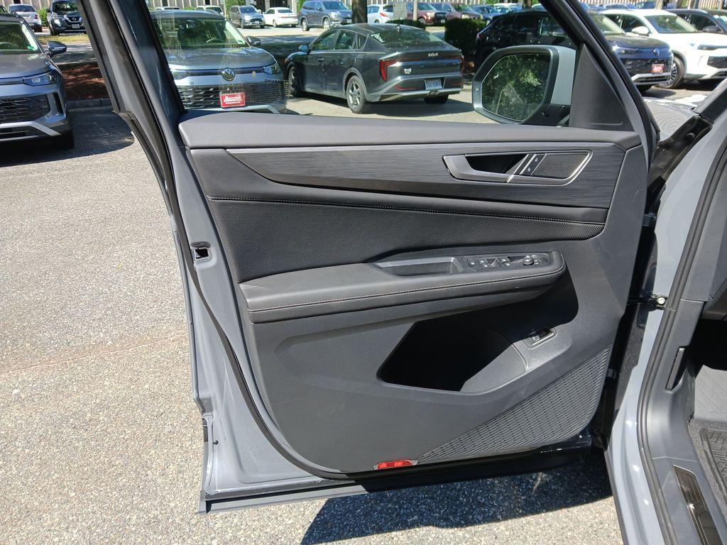 new 2026 Volkswagen Atlas Cross Sport car, priced at $47,537